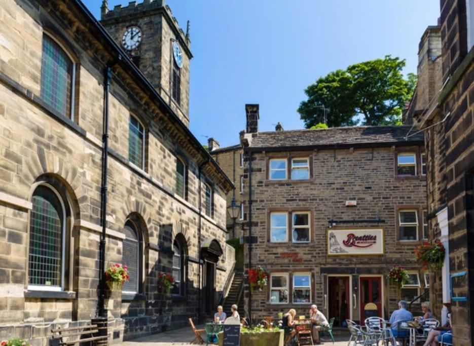 Cottage In Holmfirth Centre Exterior foto